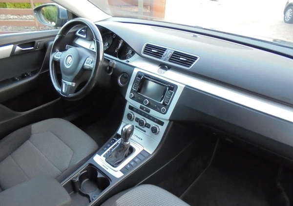 Volkswagen Passat cena 42200 przebieg: 289000, rok produkcji 2014 z Mogilno małe 667